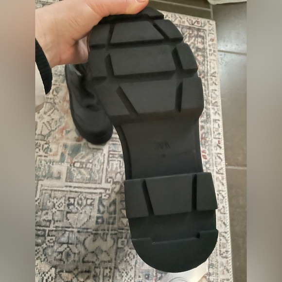 ZARA Black Leather Shearling Lined Platform Boots - Picture 5 of 8